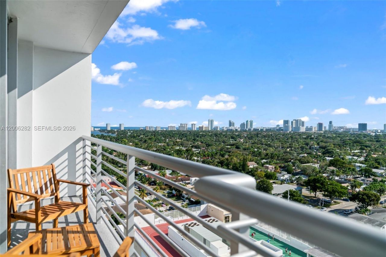 1720 Harrison St , Unit 1725, Hollywood, FL 33020 Photo