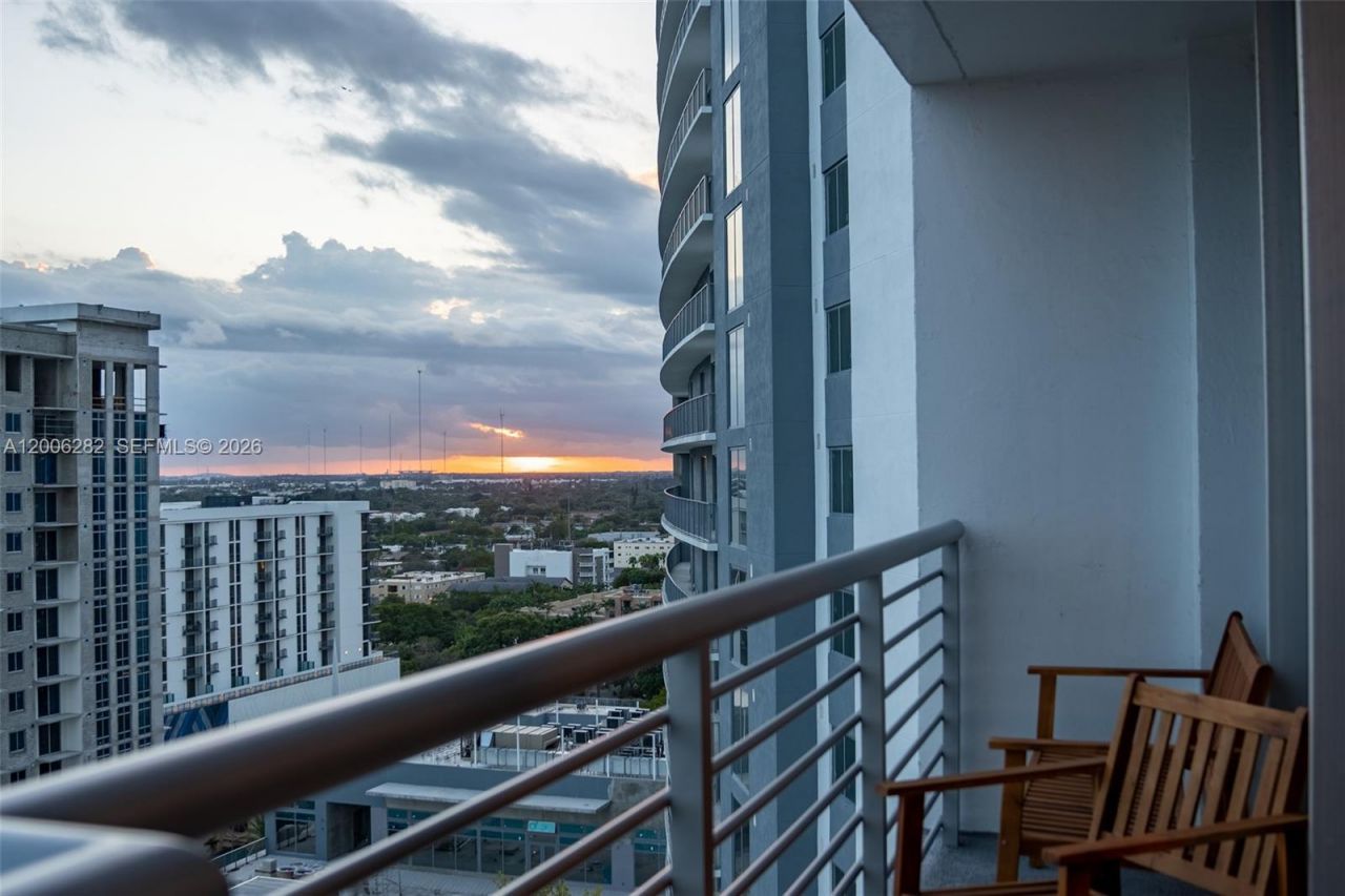 1720 Harrison St , Unit 1725, Hollywood, FL 33020 Photo