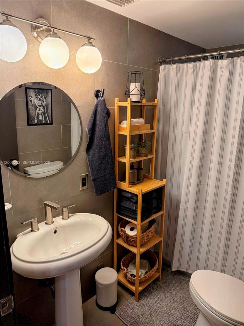 1720 Harrison St , Unit 1725, Hollywood, FL 33020 Photo