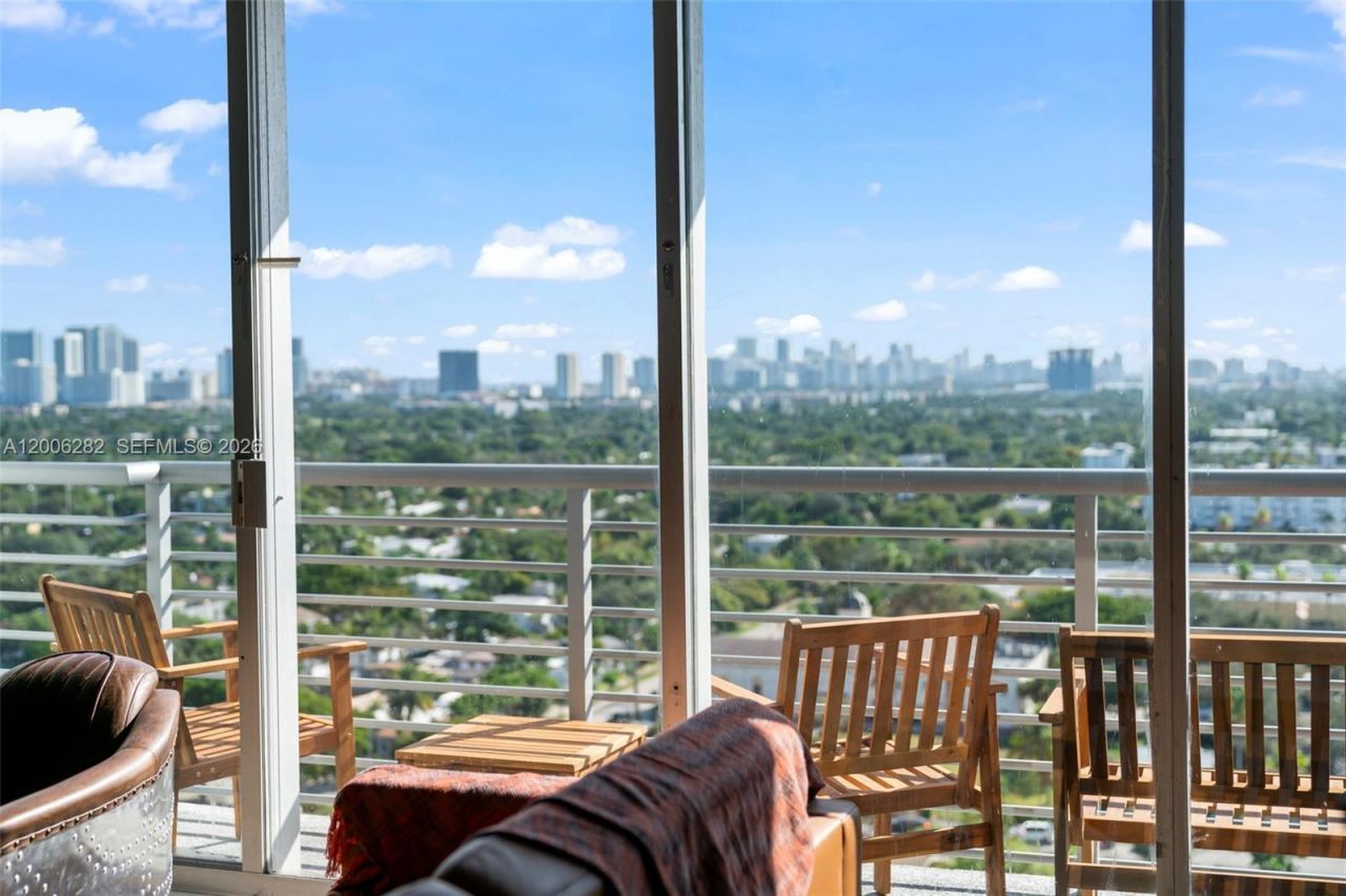 1720 Harrison St , Unit 1725, Hollywood, FL 33020 Photo