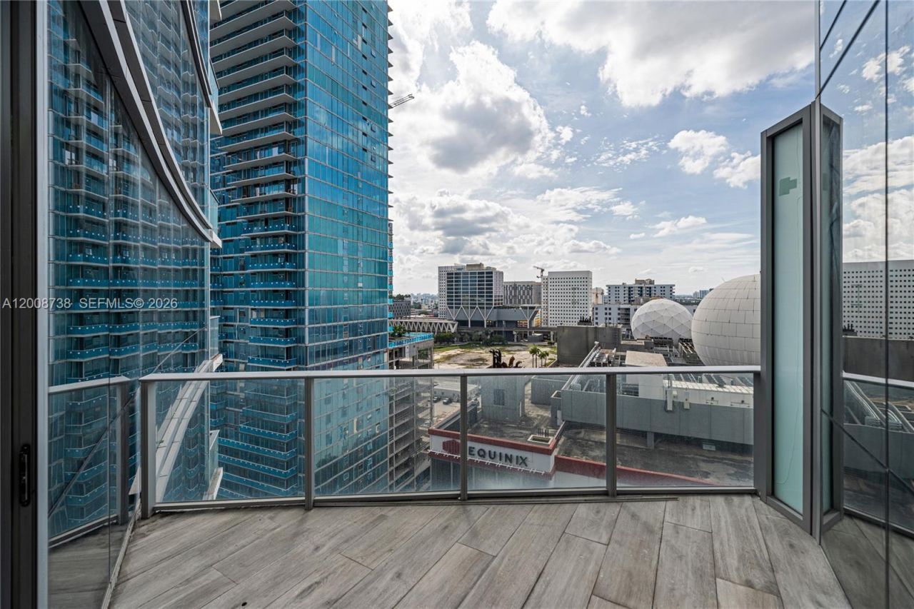 851 NE 1st Ave , Unit 1412, Miami, FL 33132 Photo
