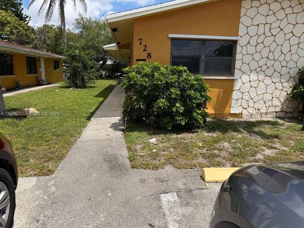 728 SW 7th St , Unit 1-2, Hallandale Beach, FL 33009