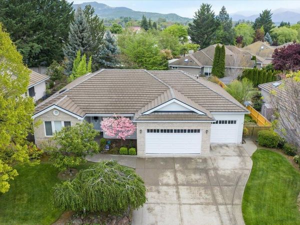 747 Eastridge Drive, Medford, OR 97504