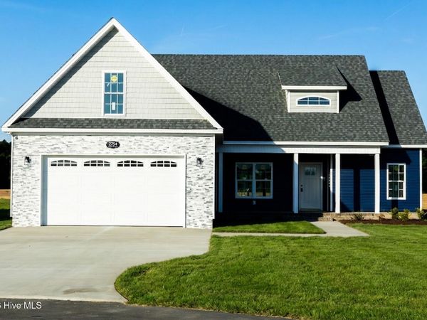 2754 Whitaker Glen Drive , Farmville, NC 27828