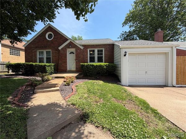 8042 Mackenzie Road , Affton, MO 63123
