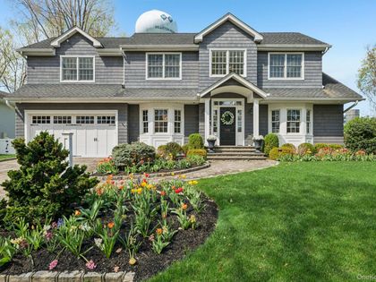 155 Bengeyfield Drive East Williston, NY 11596