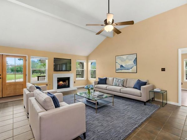 628 SUNSHINE MDW, Adkins, TX 78101