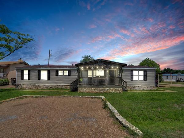 5402 Clear View Drive , Granbury, TX 76048