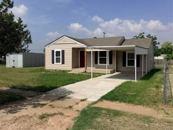 400 Avenue K , Anson, TX 79501
