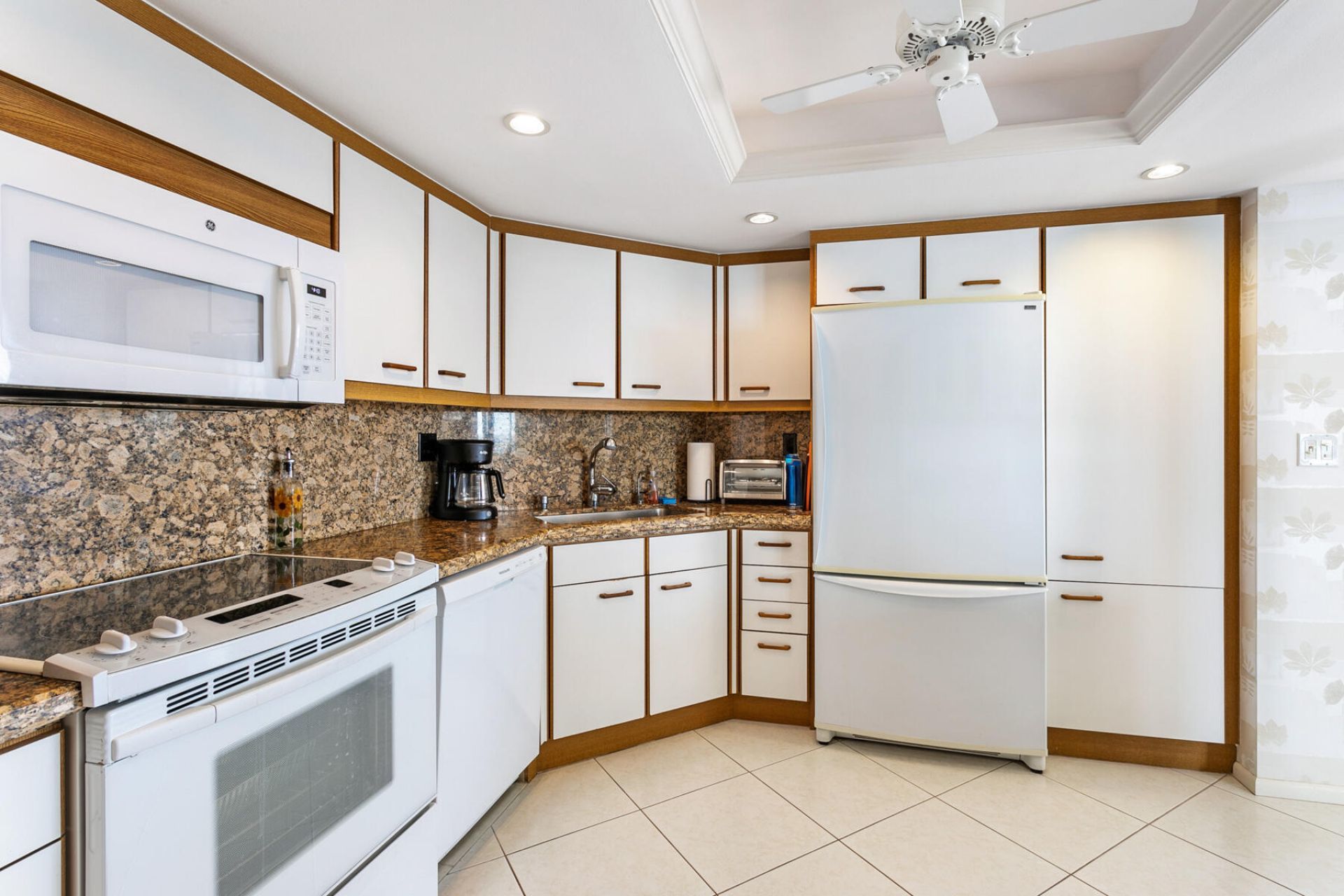 5070 N Ocean Drive, Unit 21c, Singer Island, FL 33404 Photo