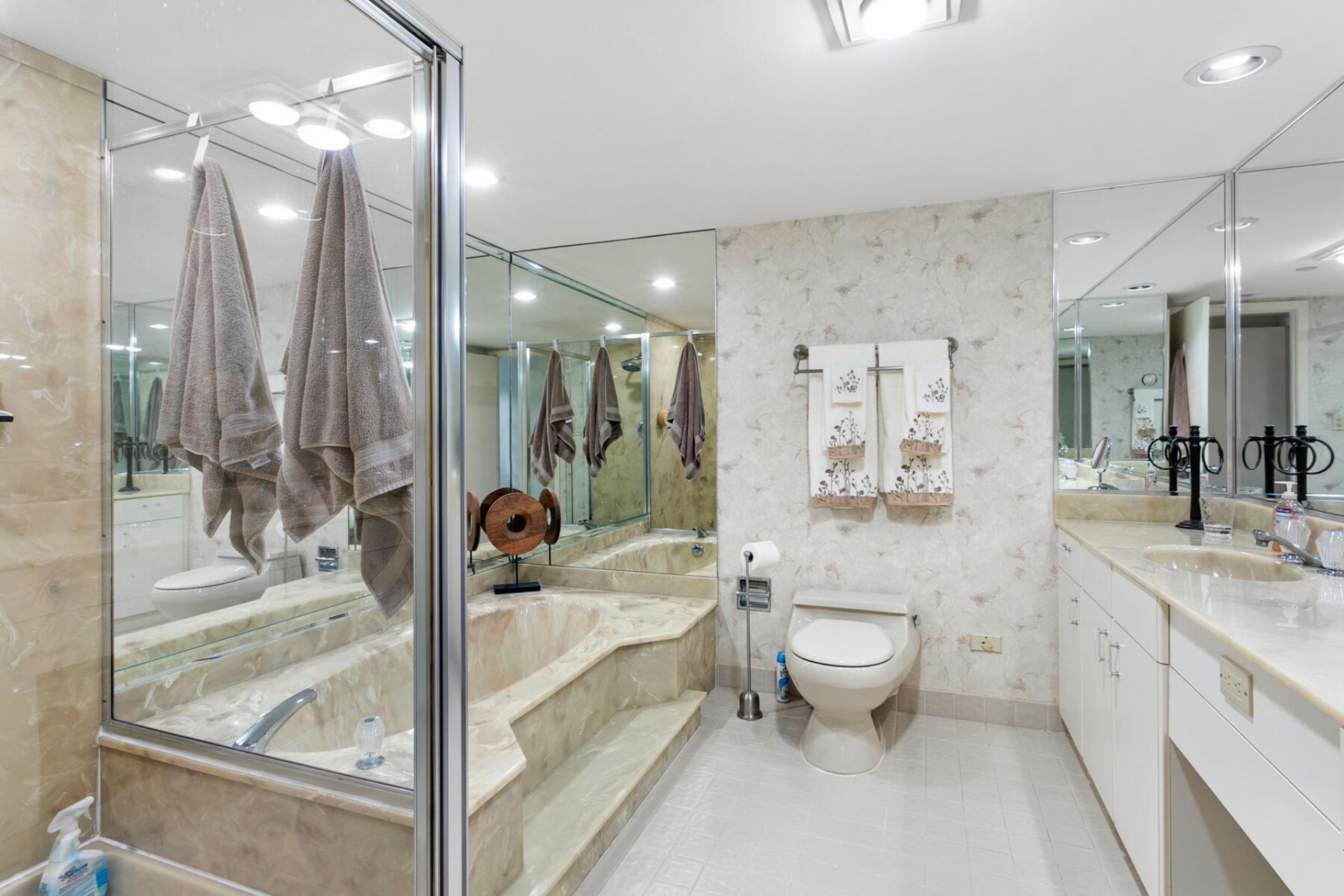 5070 N Ocean Drive, Unit 21c, Singer Island, FL 33404 Photo