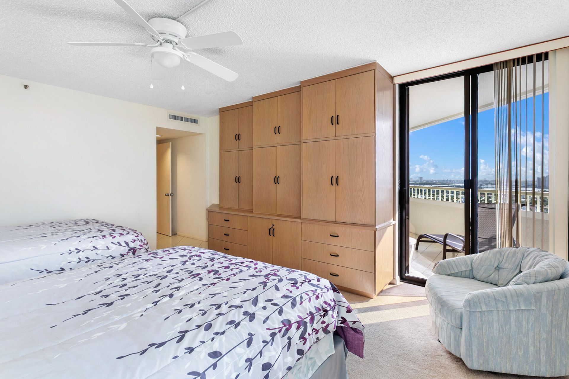 5070 N Ocean Drive, Unit 21c, Singer Island, FL 33404 Photo
