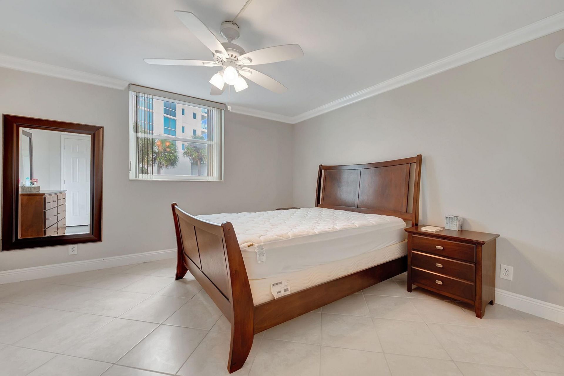 1913 S Ocean Drive, Unit 207, Hallandale Beach, FL 33009 Photo