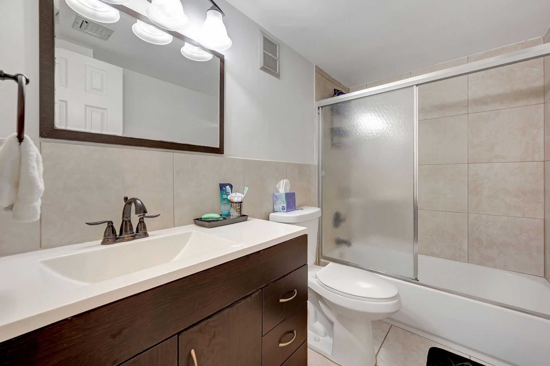 1913 S Ocean Drive, Unit 207, Hallandale Beach, FL 33009 Photo