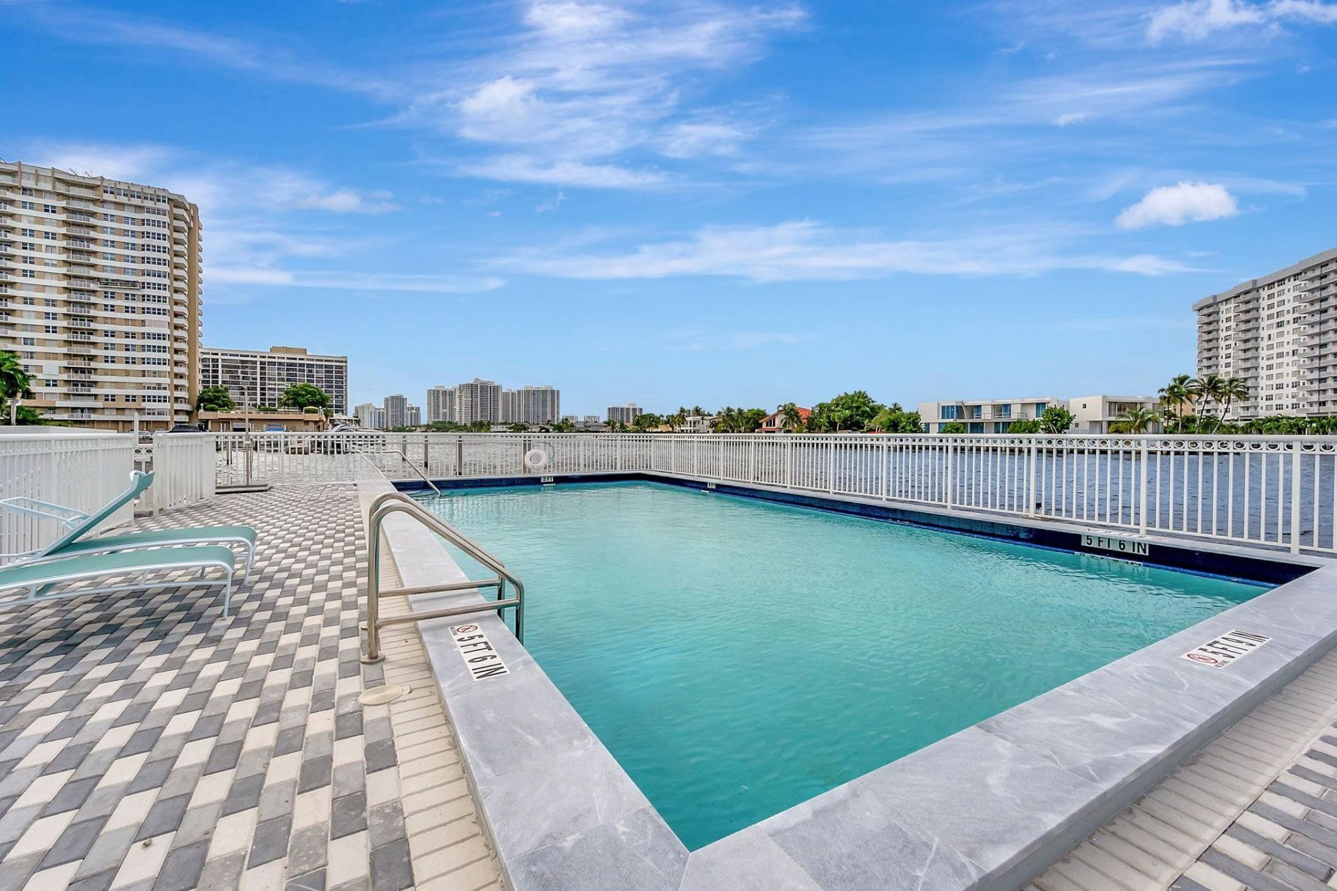 1913 S Ocean Drive, Unit 207, Hallandale Beach, FL 33009 Photo