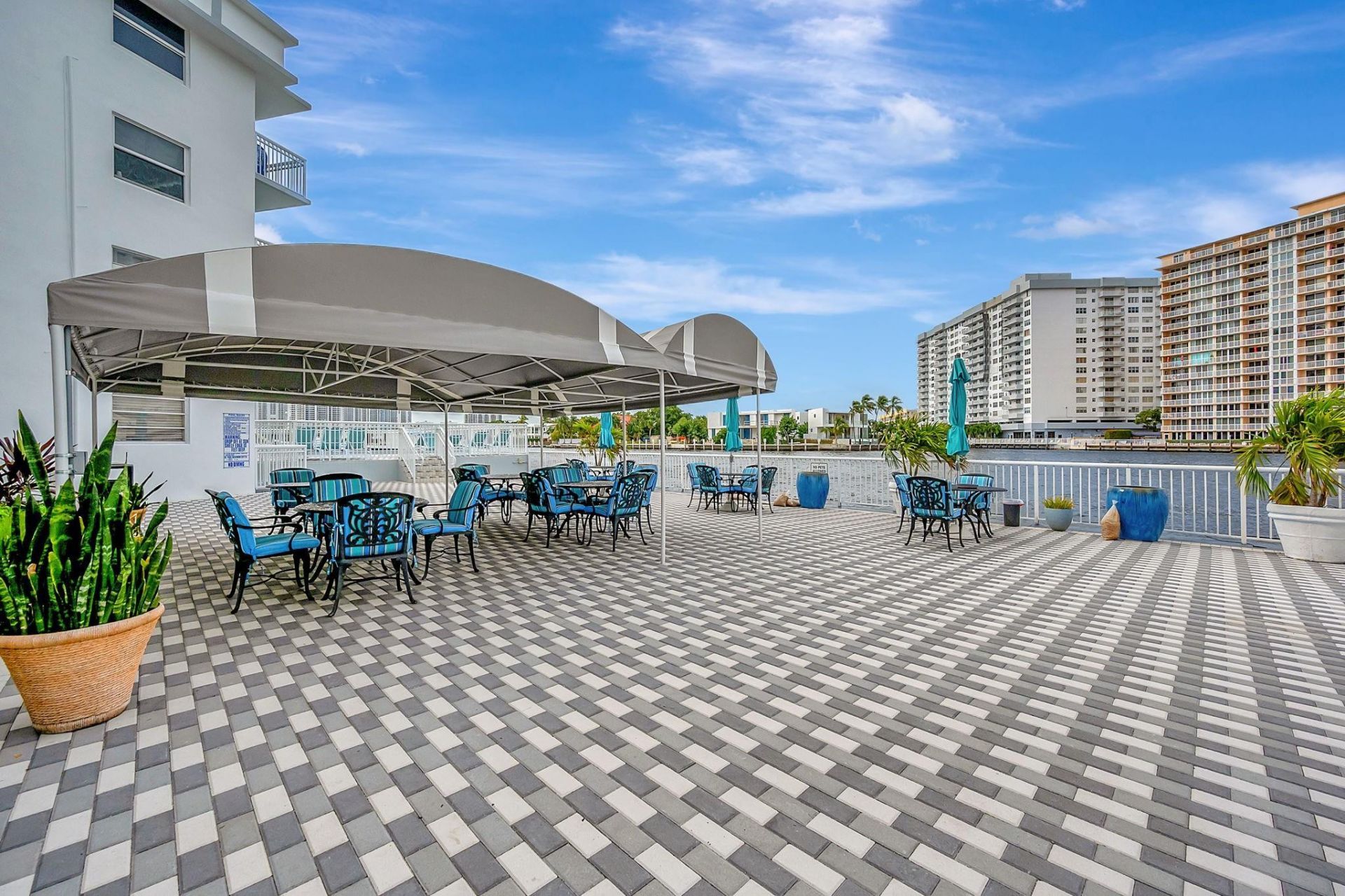 1913 S Ocean Drive, Unit 207, Hallandale Beach, FL 33009 Photo