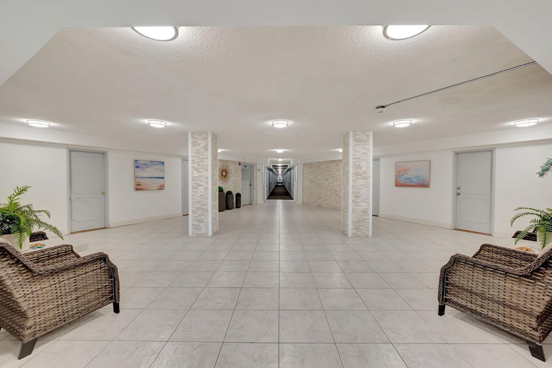 1913 S Ocean Drive, Unit 207, Hallandale Beach, FL 33009 Photo