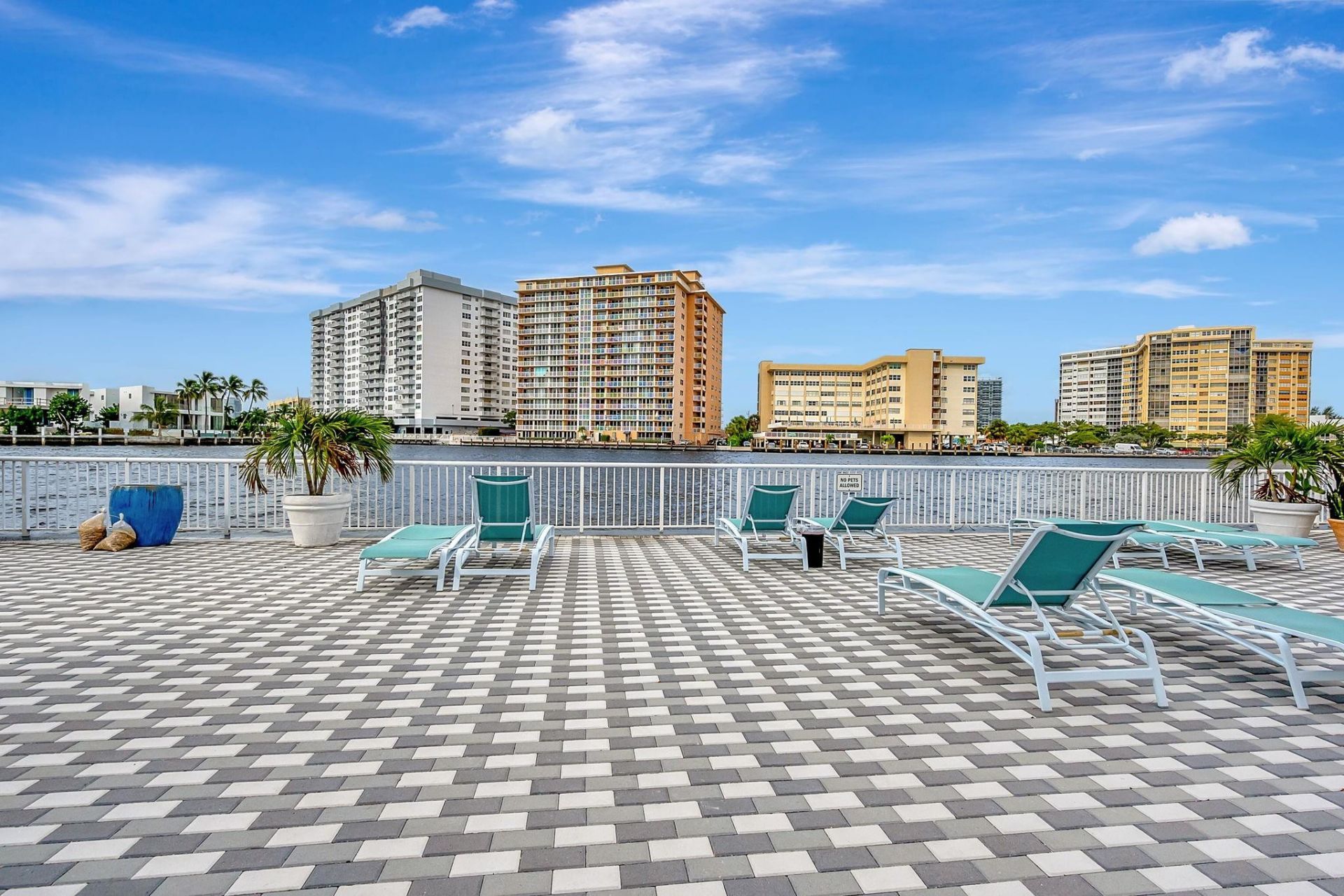 1913 S Ocean Drive, Unit 207, Hallandale Beach, FL 33009 Photo