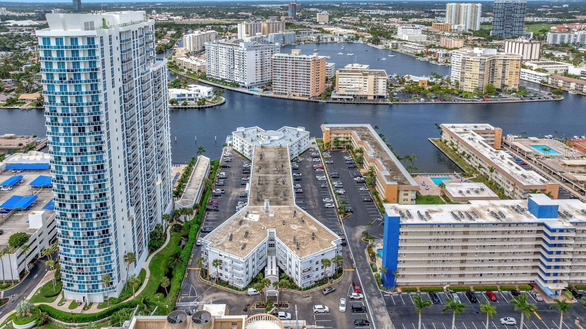 1913 S Ocean Drive, Unit 207, Hallandale Beach, FL 33009 Photo