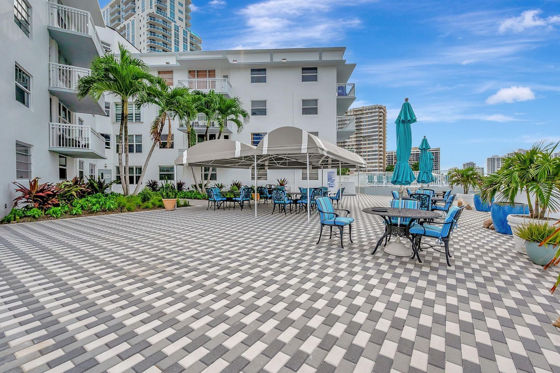1913 S Ocean Drive, Unit 207, Hallandale Beach, FL 33009 Photo