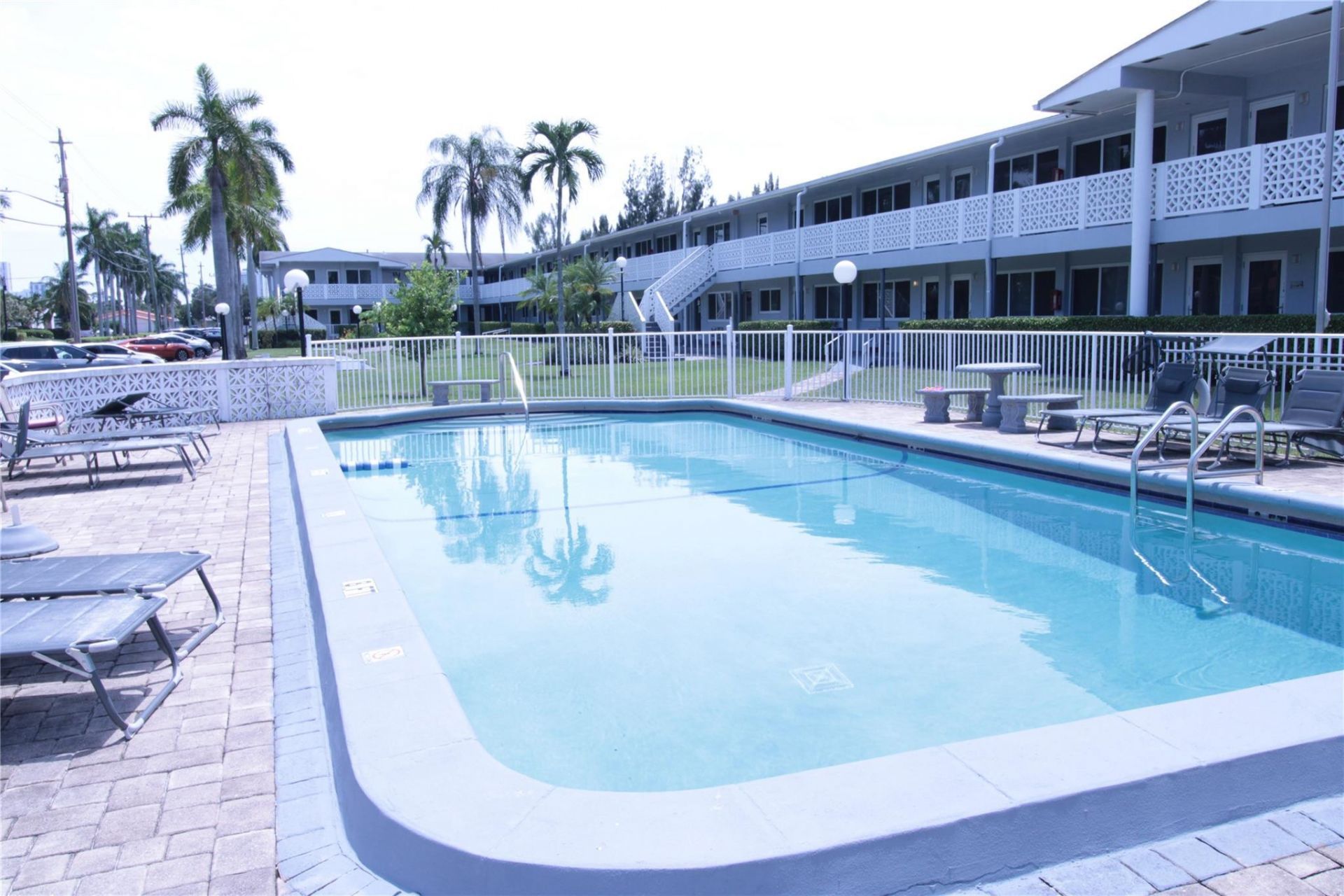 600 Layne Boulevard, Unit 119, Hallandale Beach, FL 33009 Photo