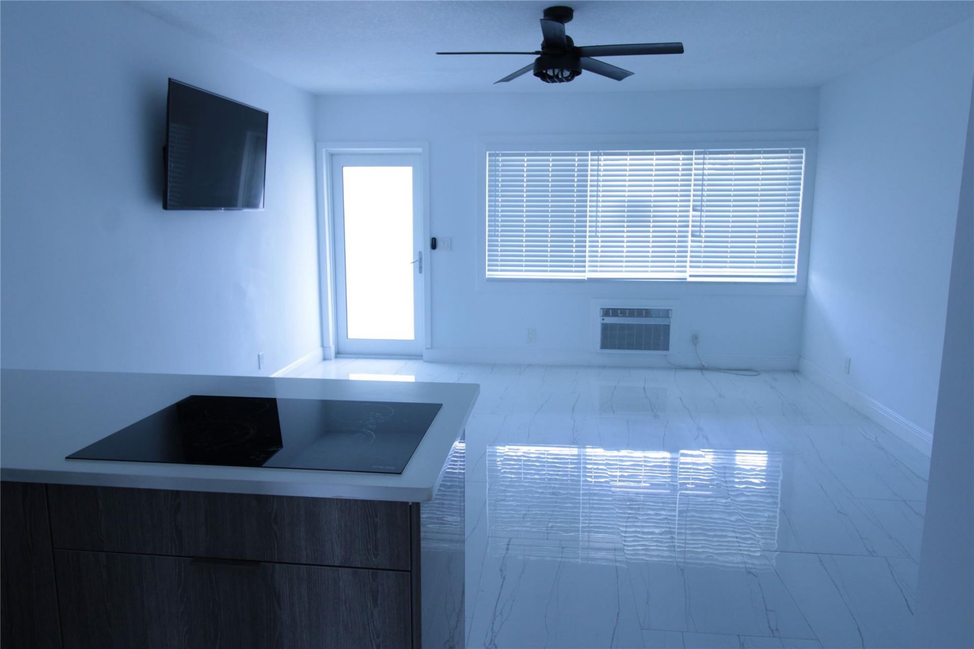 600 Layne Boulevard, Unit 119, Hallandale Beach, FL 33009 Photo