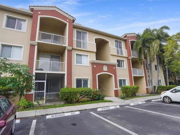 7085 Nova Drive, Unit 319, Davie, FL 33317