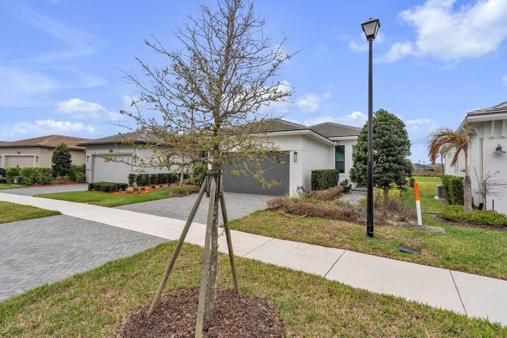 9399 SW Pepoli Way, Port Saint Lucie, FL 34987 Photo