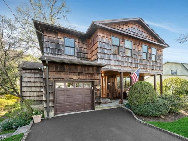 10 Woodmere Rd, West Caldwell, NJ 07006