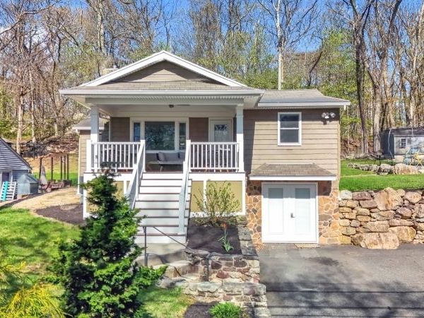 1 Pathfinder Trl, Jefferson, NJ 07885