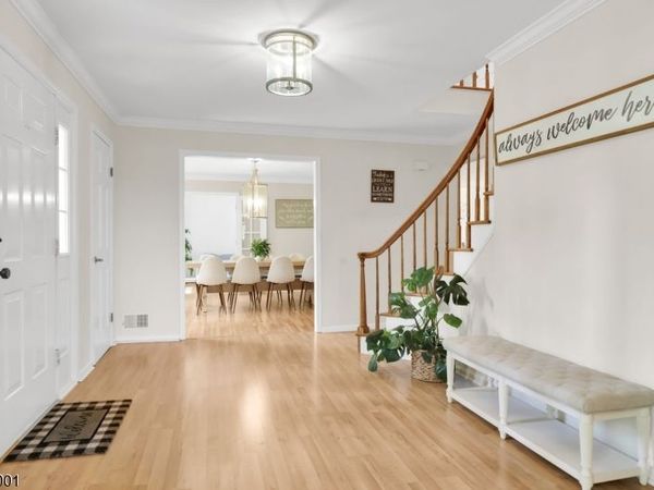 16 Lenape Ct, Bernards, NJ 07920