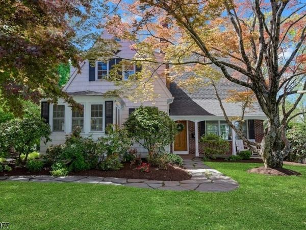 153 N Passaic Ave, Chatham, NJ 07928