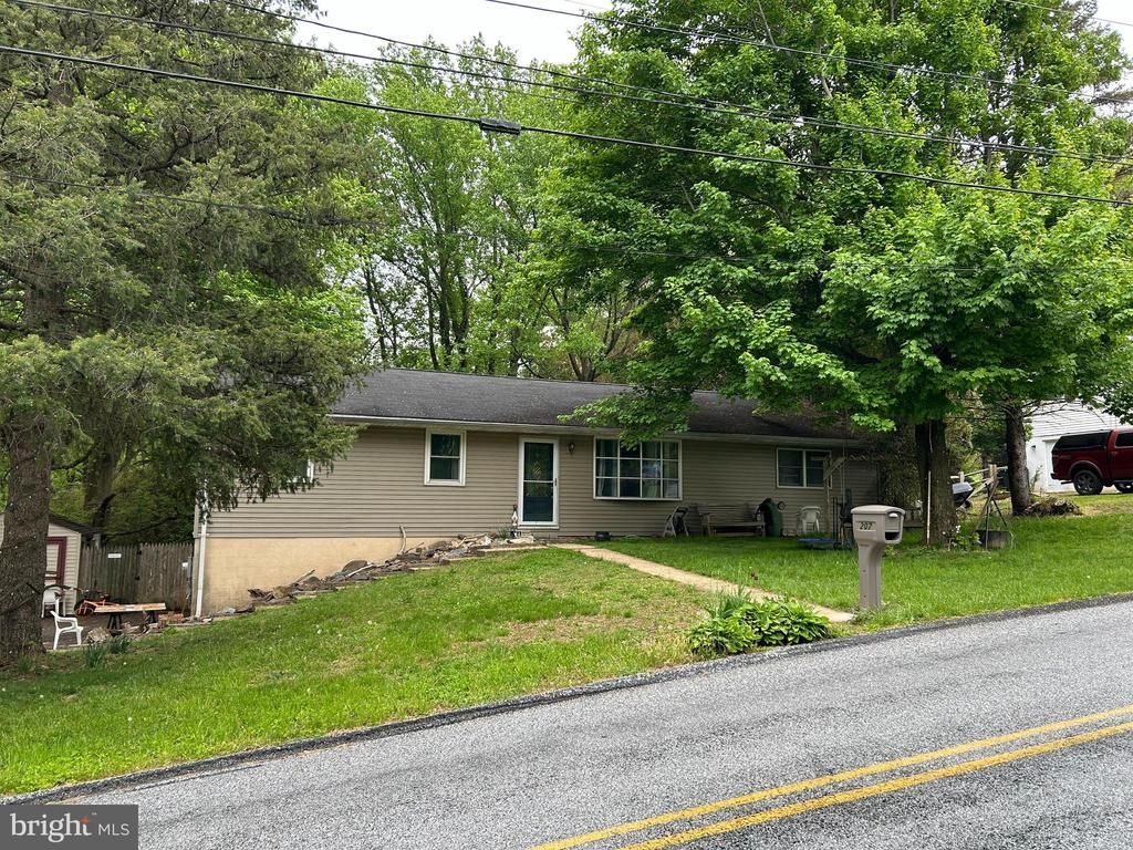 207 FORGE HILL ROAD, WRIGHTSVILLE, PA 17368