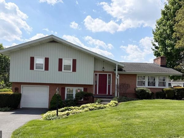 903 FOX MEADOW ROAD , CHAMBERSBURG, PA 17202