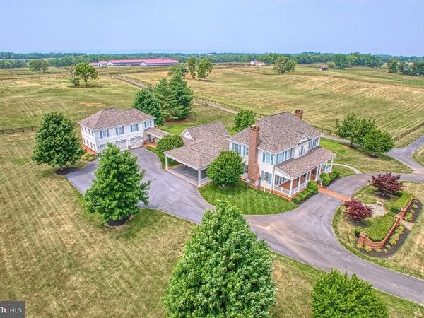 899 EARLE ROAD , CHARLES TOWN, WV 25414