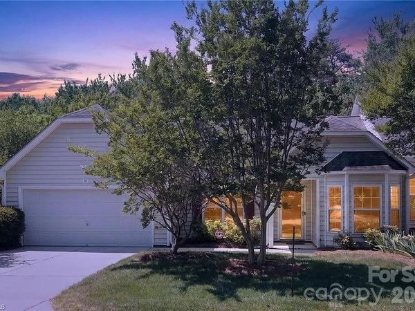 16 Mansfield Circle, Greensboro, NC 27455