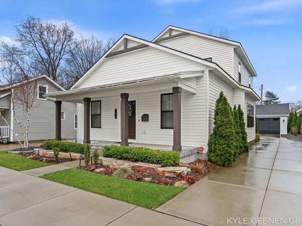 140 W 10th Street, Holland, MI 49423