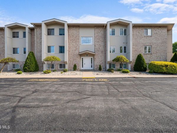 6640 Salisbury Road, Maumee, OH 43537