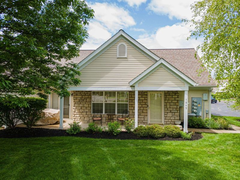7849 Meadowlark Lane N, Unit Building 1, Reynoldsburg, OH 43068 Photo 2