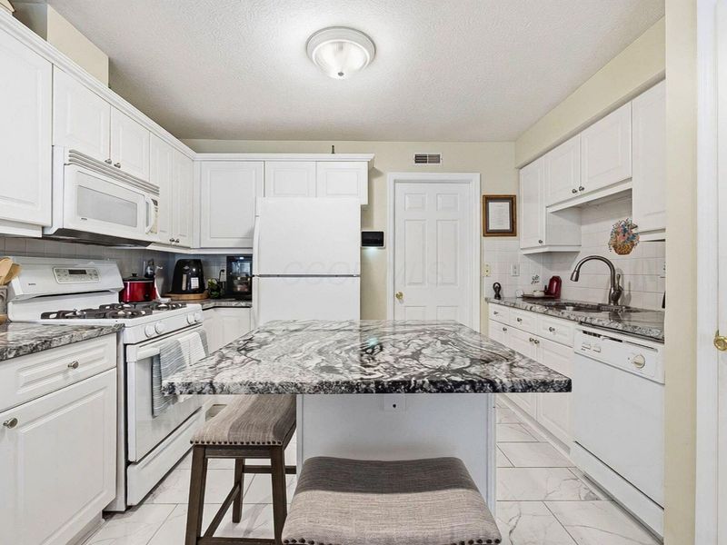 7849 Meadowlark Lane N, Unit Building 1, Reynoldsburg, OH 43068 Photo 20