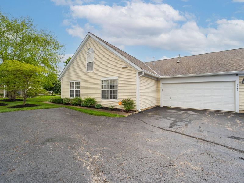 7849 Meadowlark Lane N, Unit Building 1, Reynoldsburg, OH 43068 Photo 5