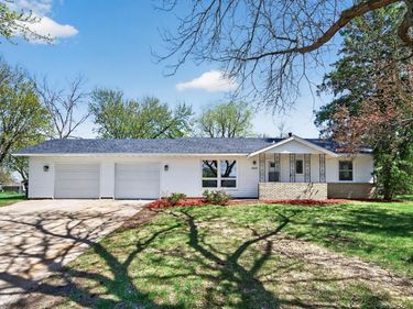 10325 Zion Street NW, Coon Rapids, MN 55433