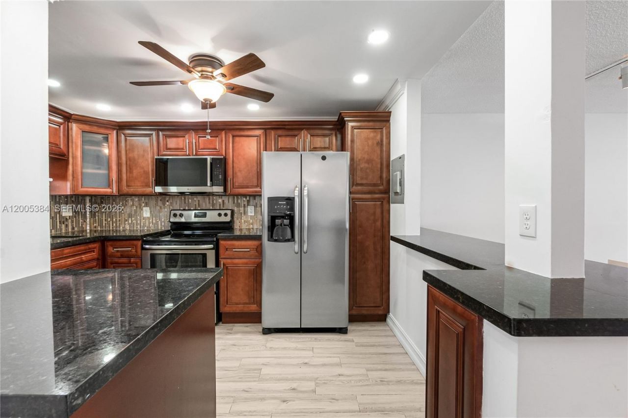 711 S Hollybrook Dr, Unit 209, Pembroke Pines, FL 33025 Main Photo