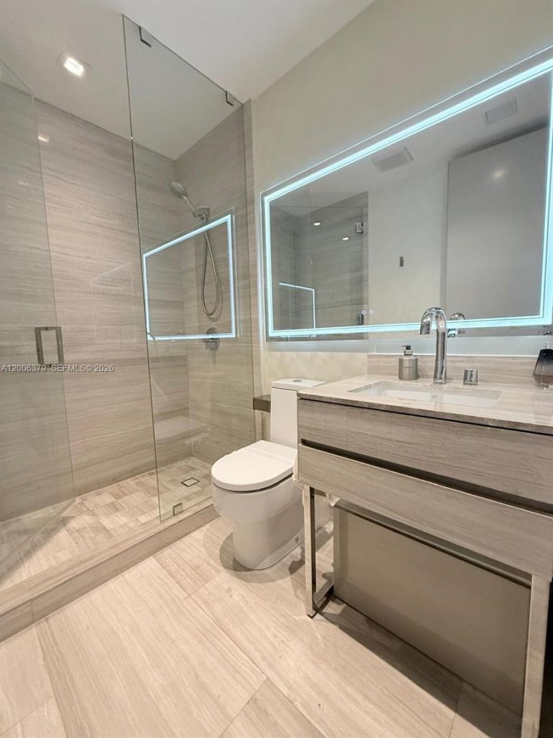 18975 Collins Ave , Unit 304, Sunny Isles Beach, FL 33160 Photo