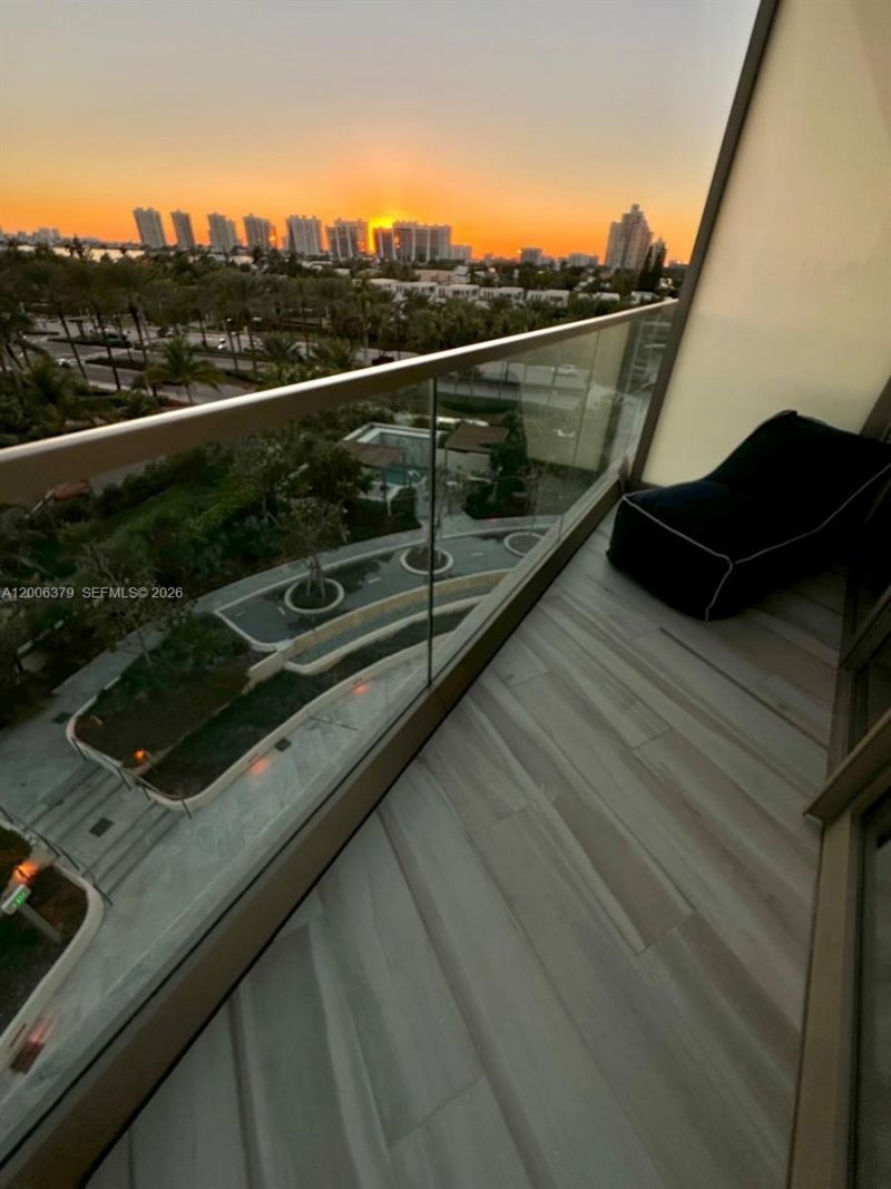 18975 Collins Ave , Unit 304, Sunny Isles Beach, FL 33160 Photo