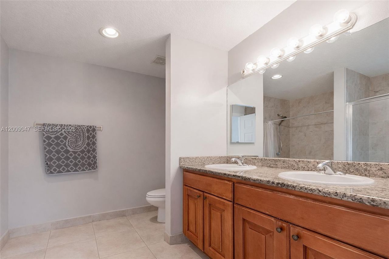 59 SE 3rd Ave, Unit 59, Hallandale Beach, FL 33009 Photo