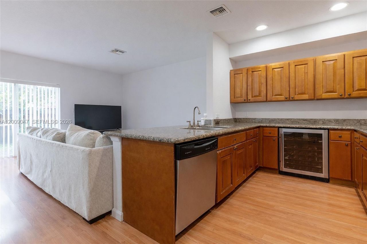 59 SE 3rd Ave, Unit 59, Hallandale Beach, FL 33009 Photo