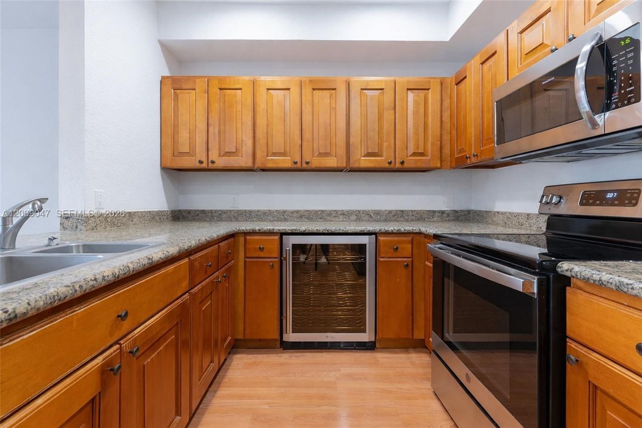 59 SE 3rd Ave, Unit 59, Hallandale Beach, FL 33009 Photo