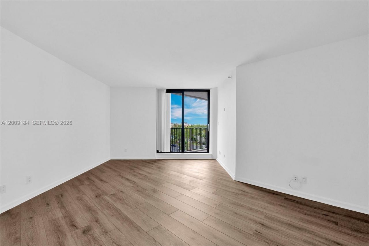 300 Three Islands Blvd, Unit 305, Hallandale Beach, FL 33009 Photo