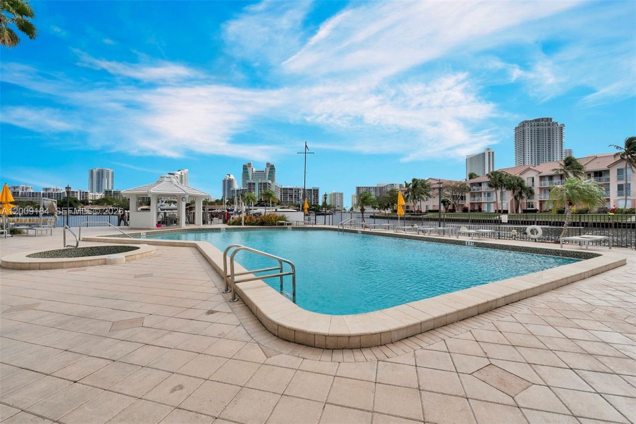 300 Three Islands Blvd, Unit 305, Hallandale Beach, FL 33009 Photo
